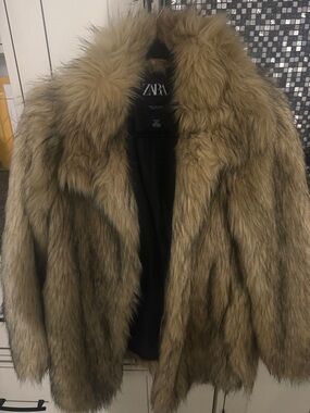 Zara Oversized Faux Fur Jacket in Taupe